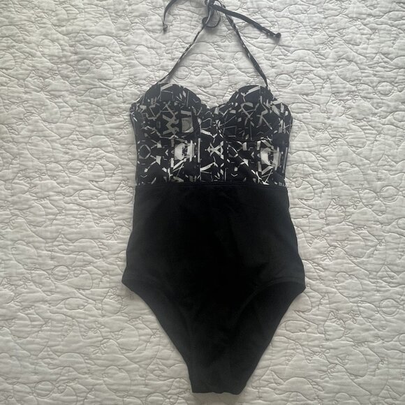 Black and White Geometric Abercrombie & Fitch One Piece Swimsuit | XS - Picture 1 of 8